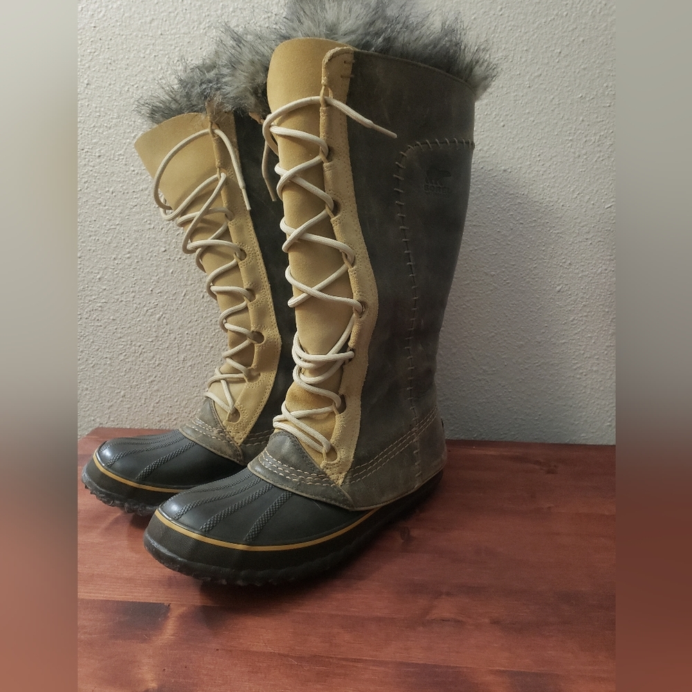 SOREL Cate the Great Waterproof Winter Boots Size 9